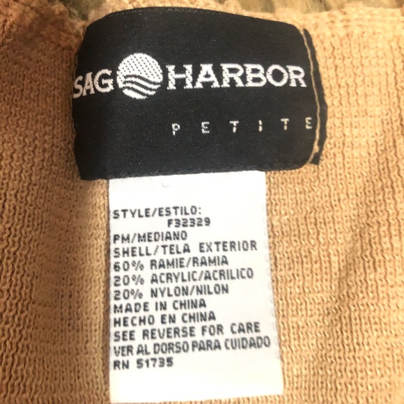 ❄️Sag Harbor petite sweater crocheted belt detail - Picture 2 of 5